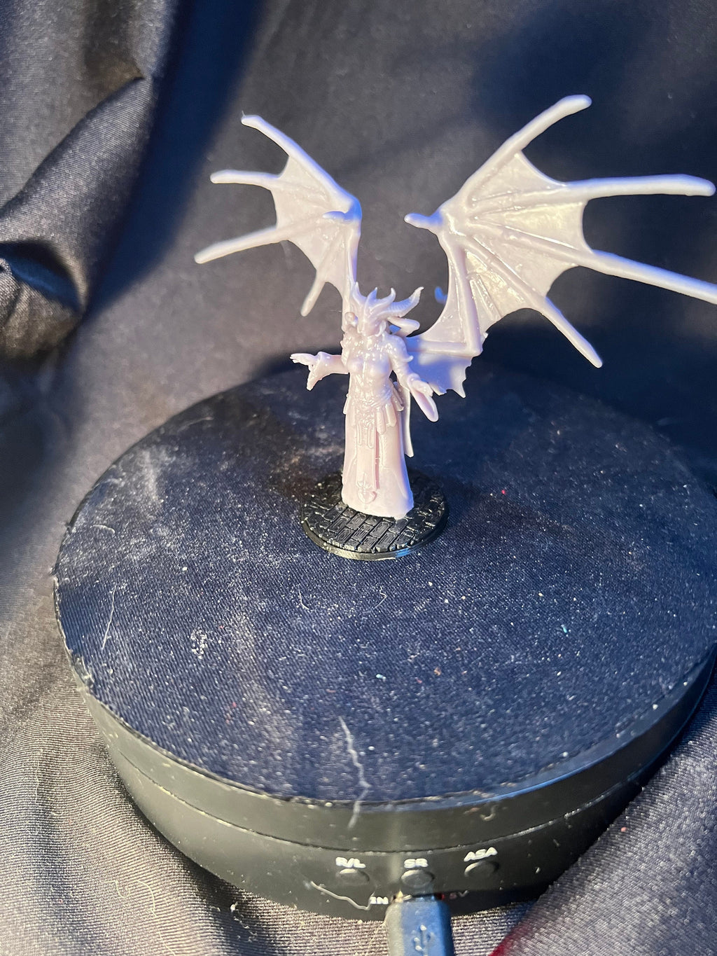 Daughter of Darkness, Demon mini