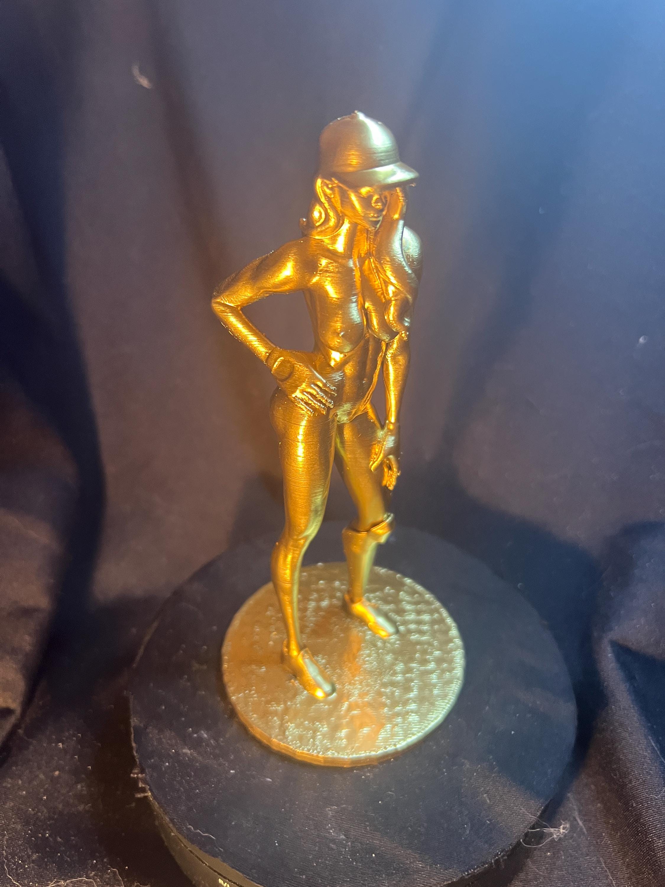 Sexy Nude Woman / Naked Ball-Player Figure