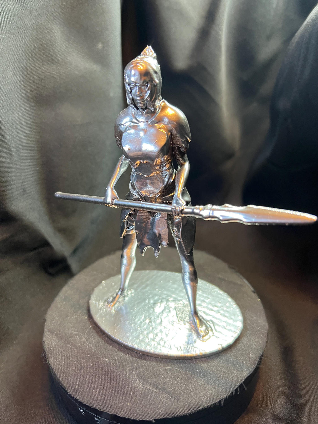 Shadowheart with a Spear