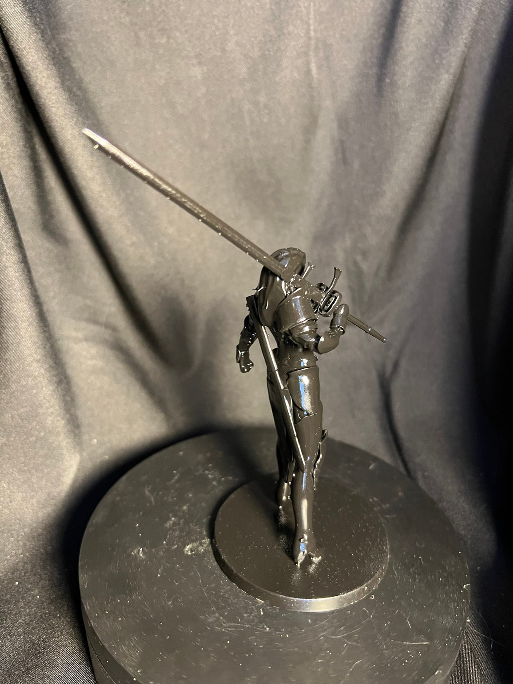 Female Knight Figure / Woman Warrior with a Greatsword