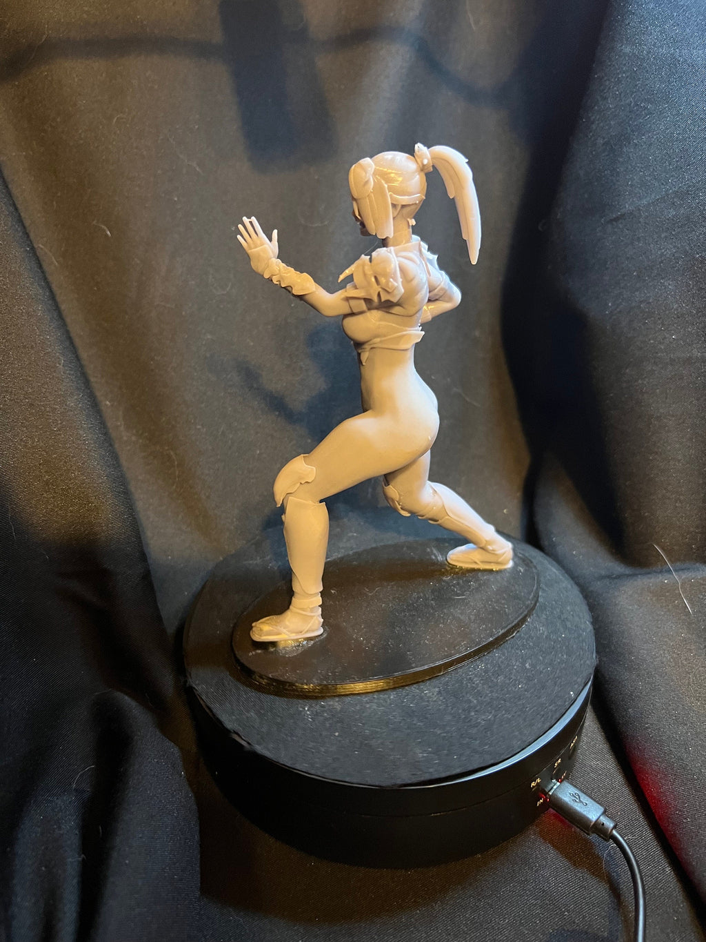 Taki Ninja Woman Figurine / Unarmed Warrior Figure