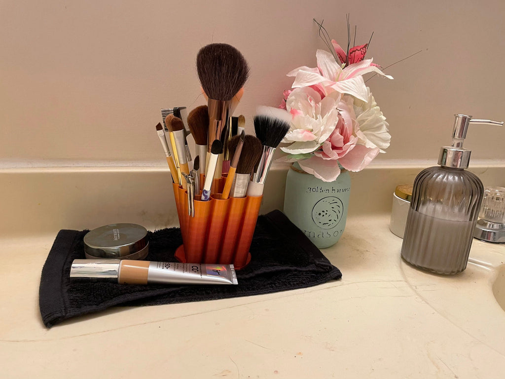 Tubular Multi-section Brush Holder