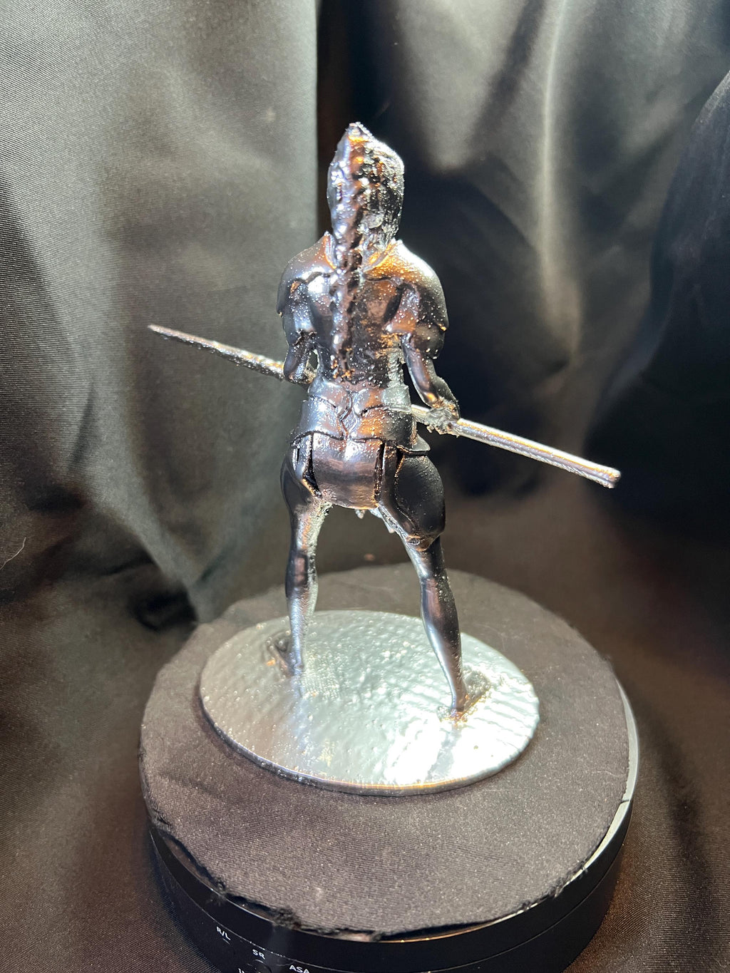 Shadowheart with a Spear