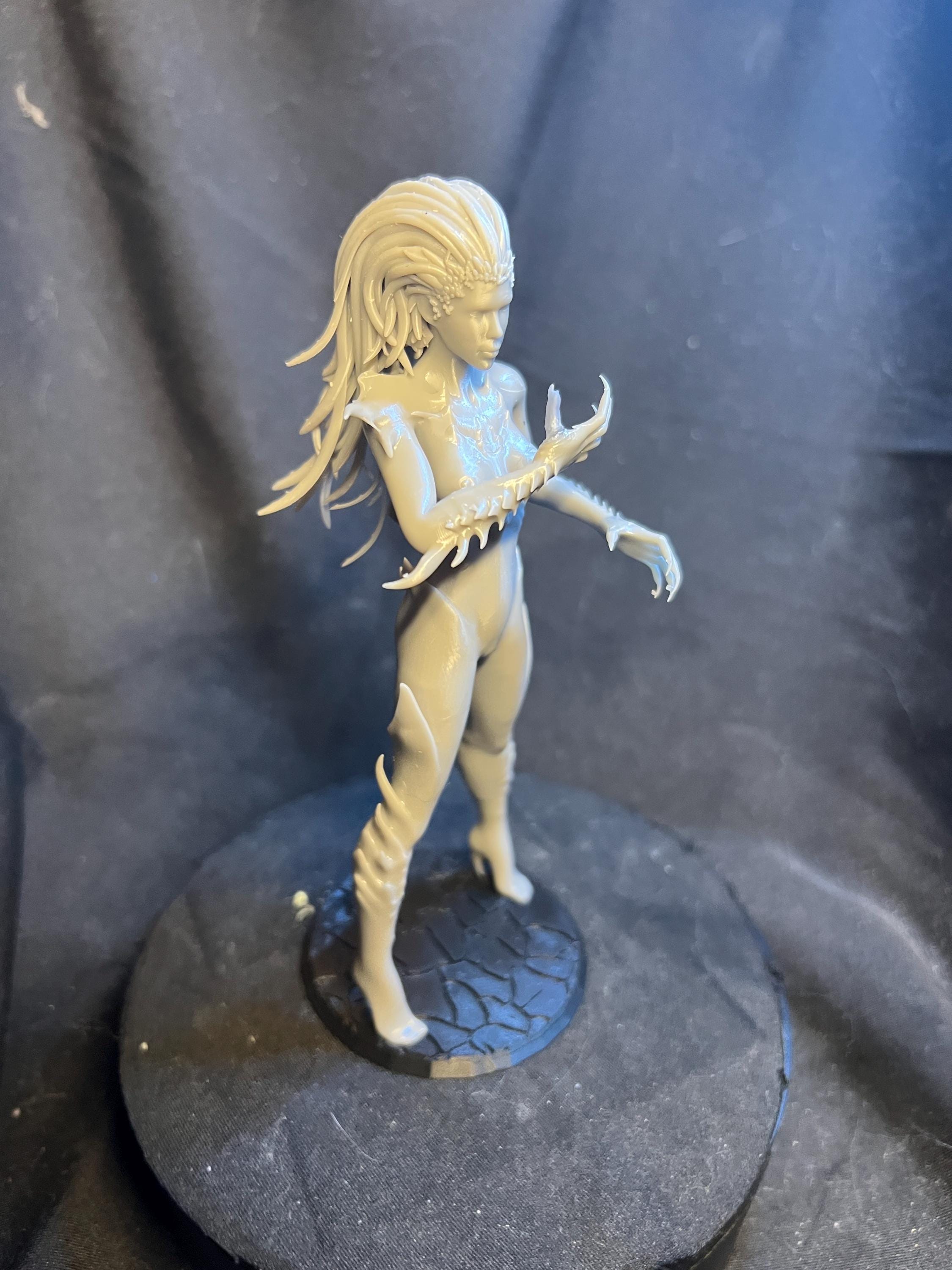 Kerrigan Psionic War Queen 6 inches/155 mm