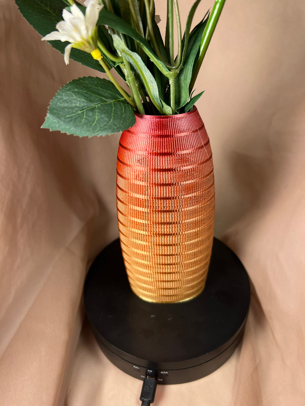 Decorative Mesh Vase / Oval Shaped Vase
