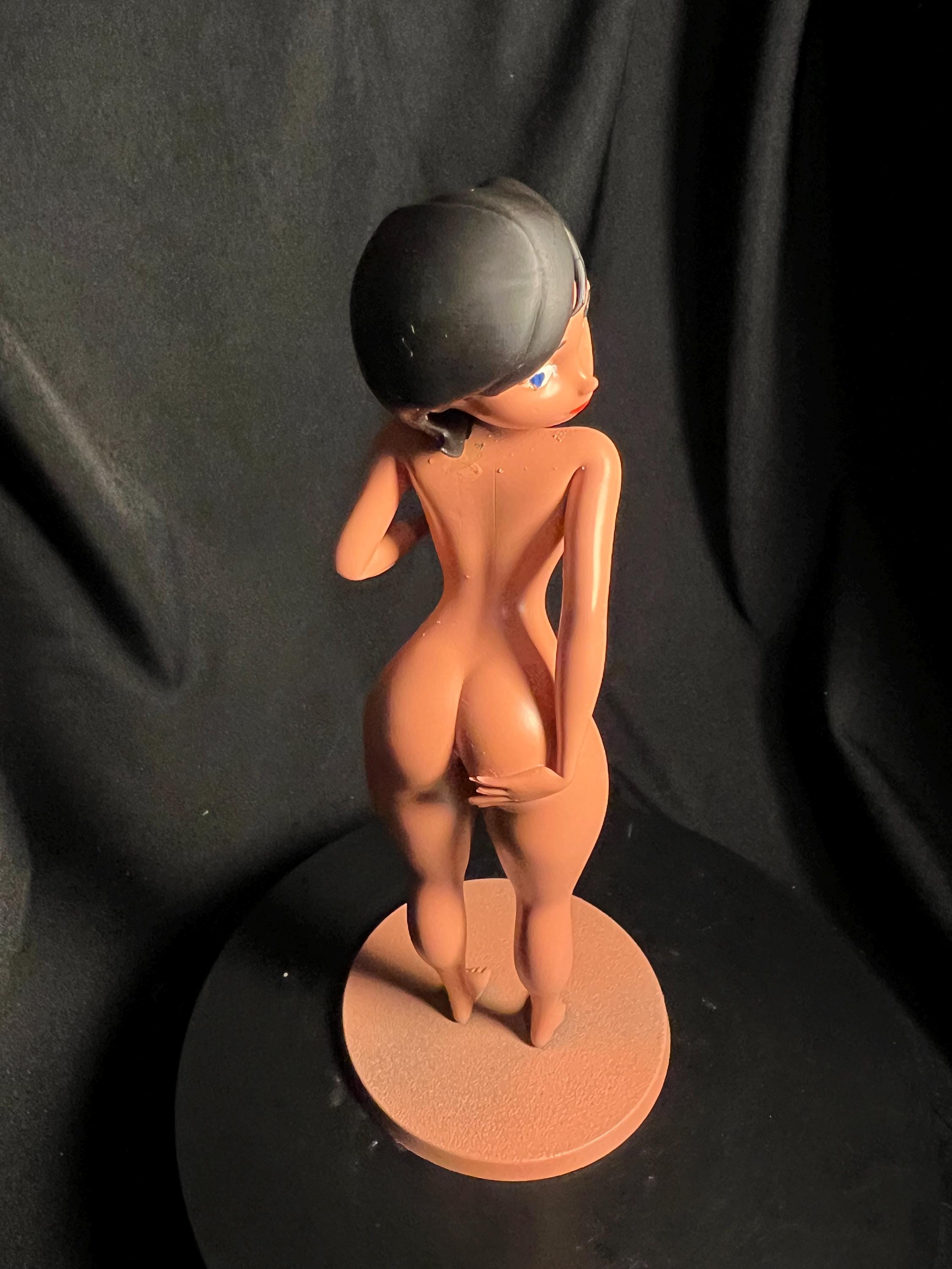 Nude Toon Mom Model / Hot Anime Mommy Figure