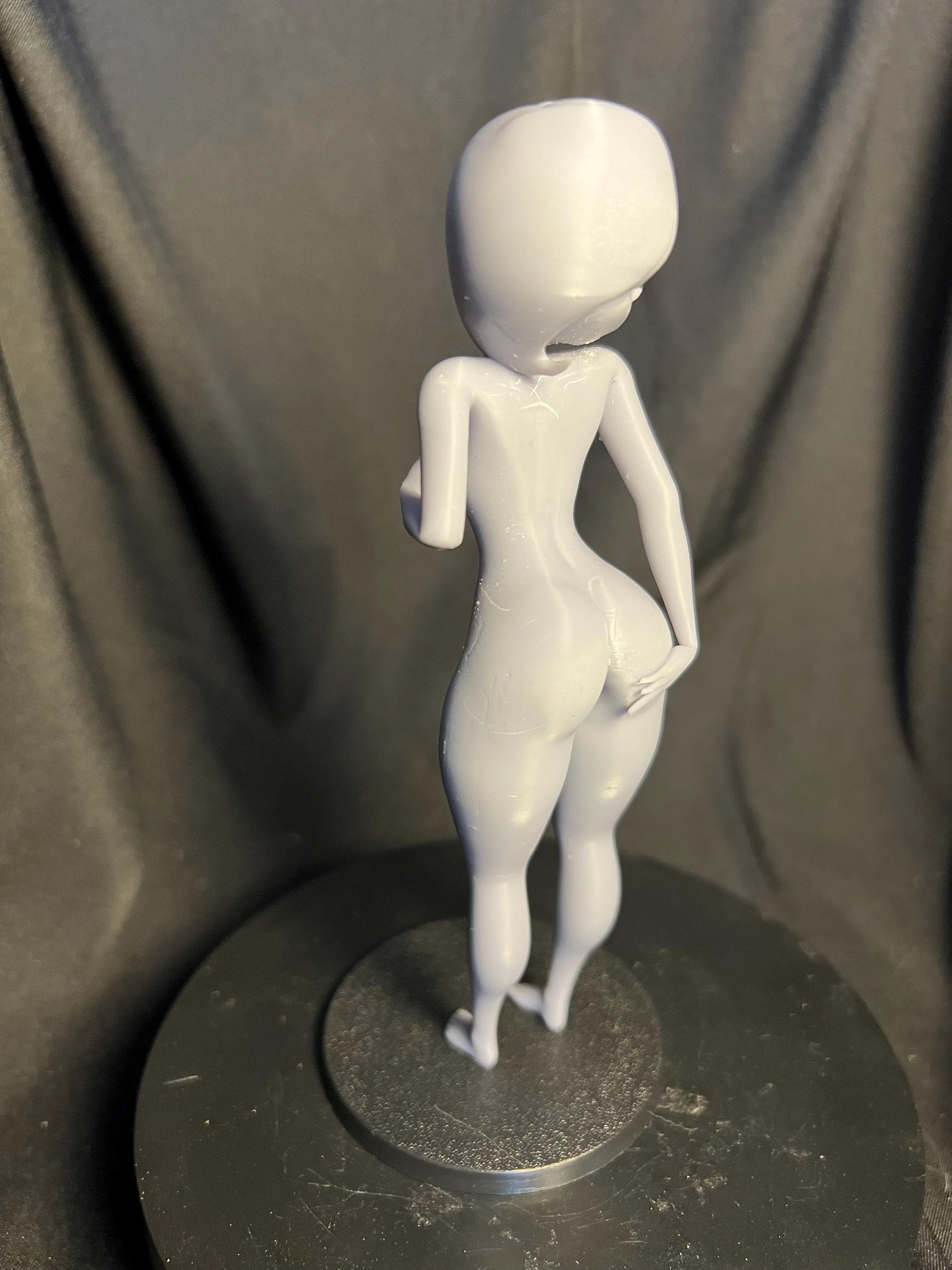 Nude Toon Mom Model / Hot Anime Mommy Figure