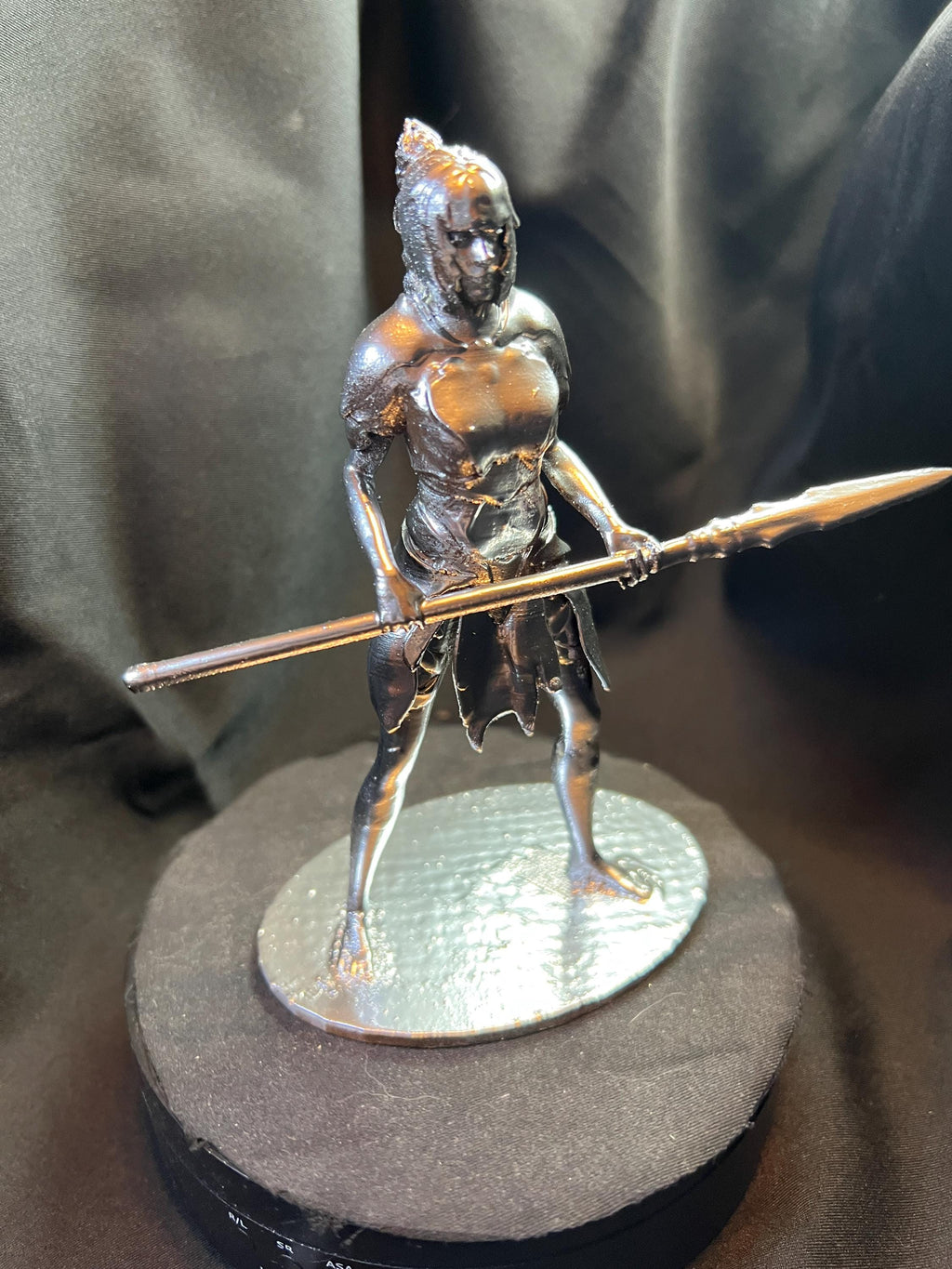 Shadowheart with a Spear
