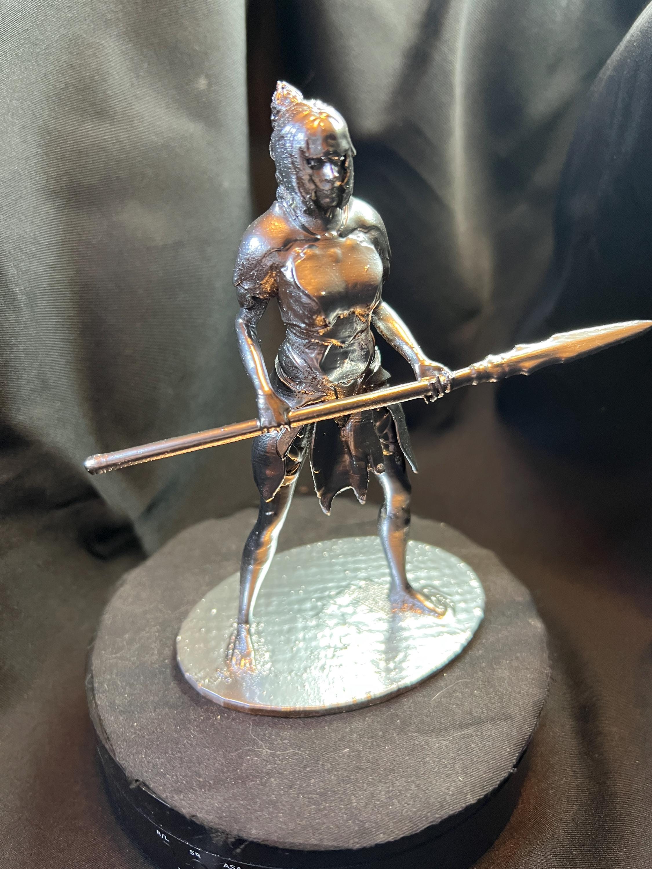 Shadowheart with a Spear