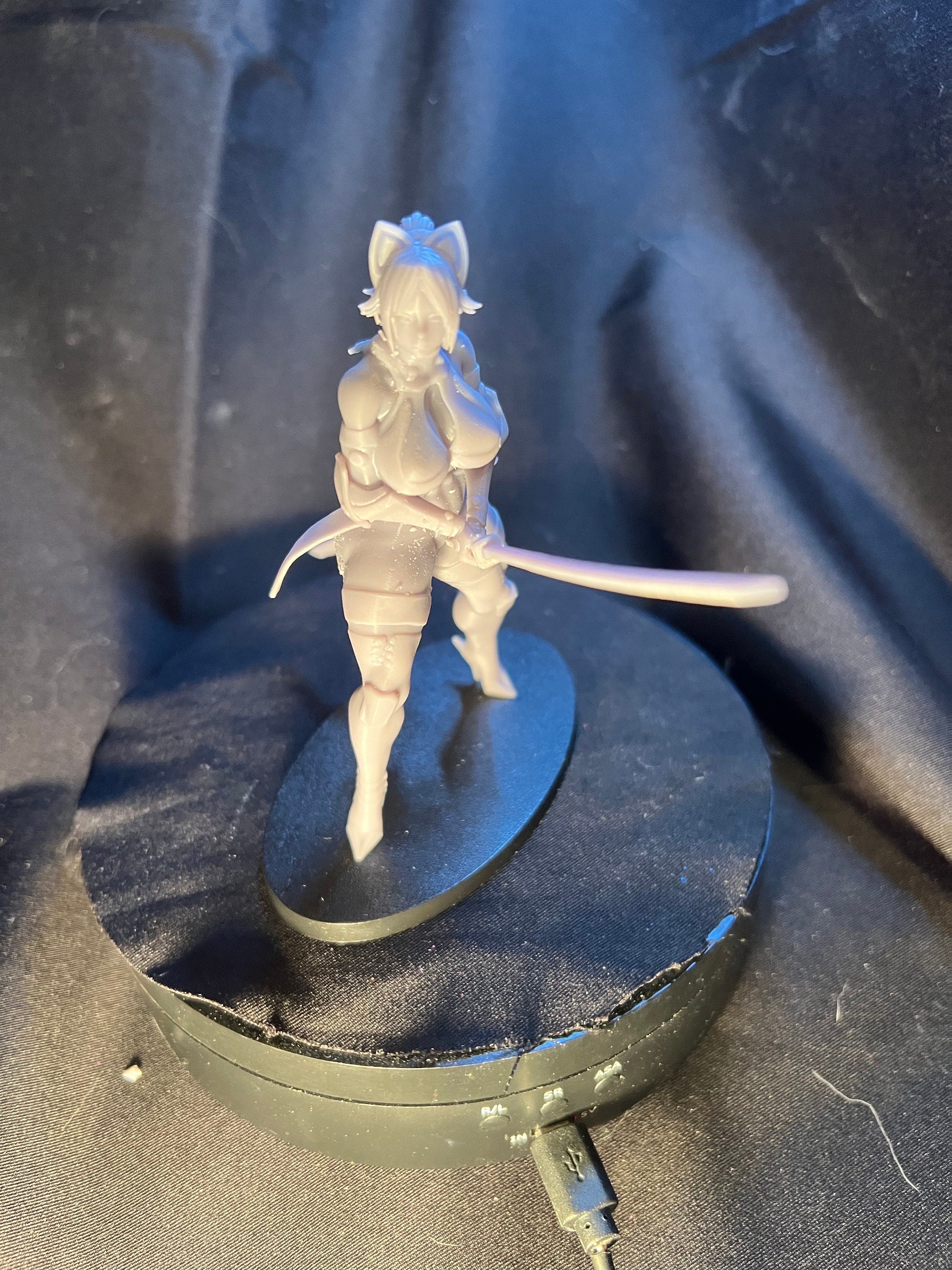 Combat Feline Woman Figurine / Yoroichi Character Figure