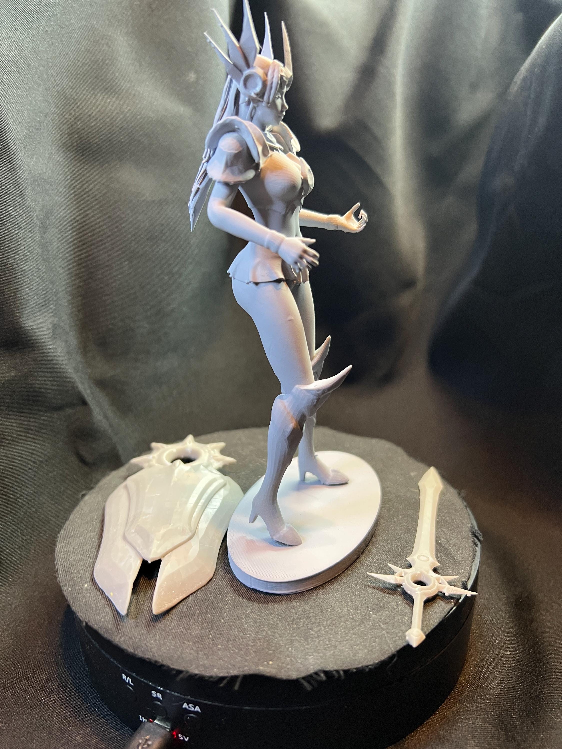 Sexy Knight – Sword and Shield Warrior Figure