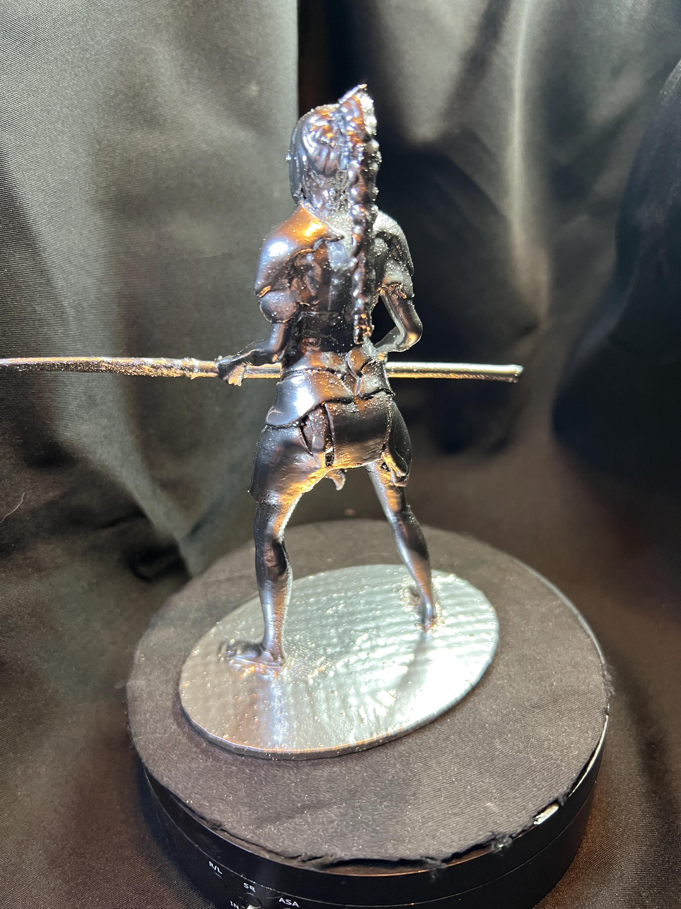 Shadowheart with a Spear