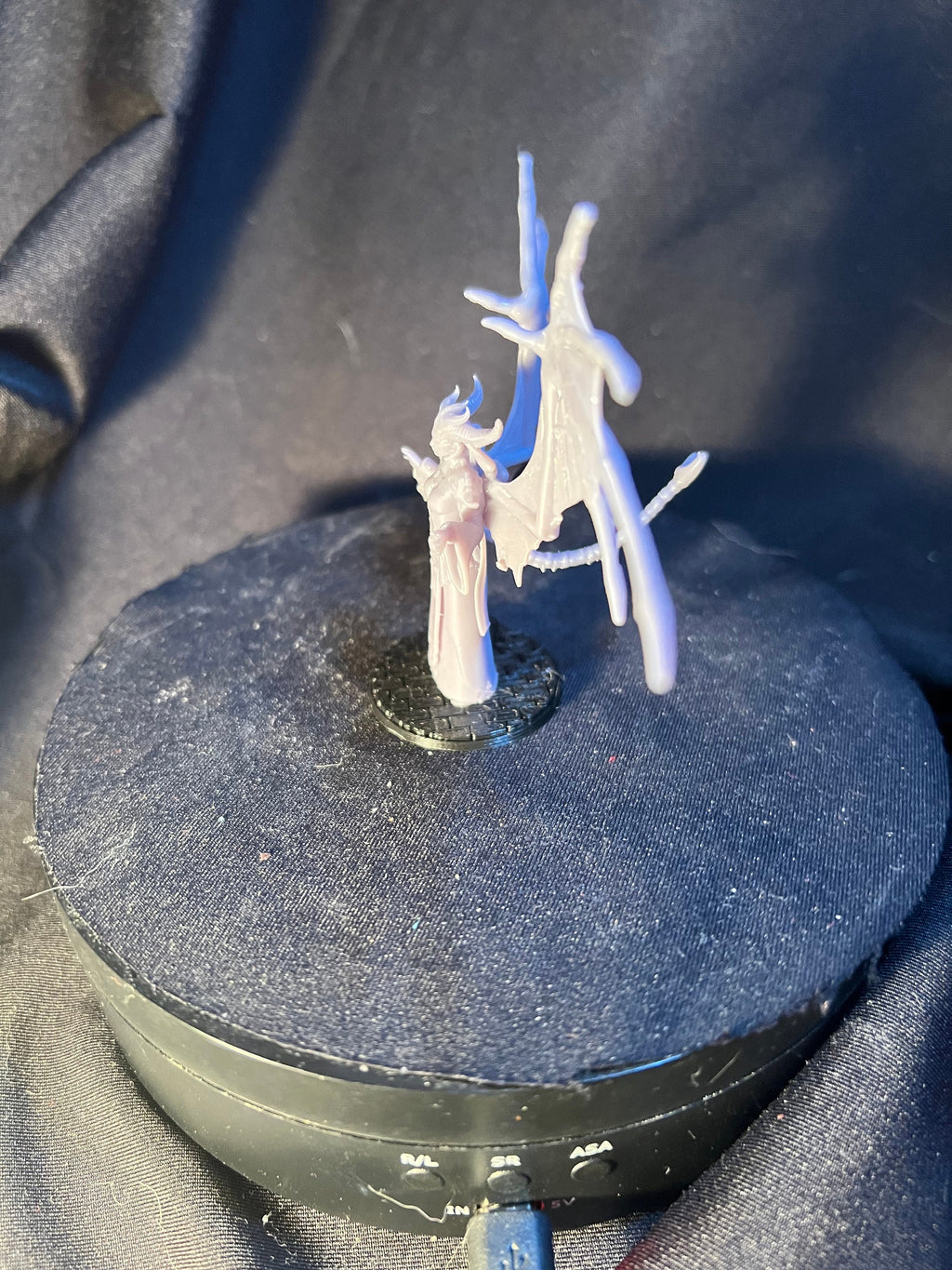 Daughter of Darkness, Demon mini