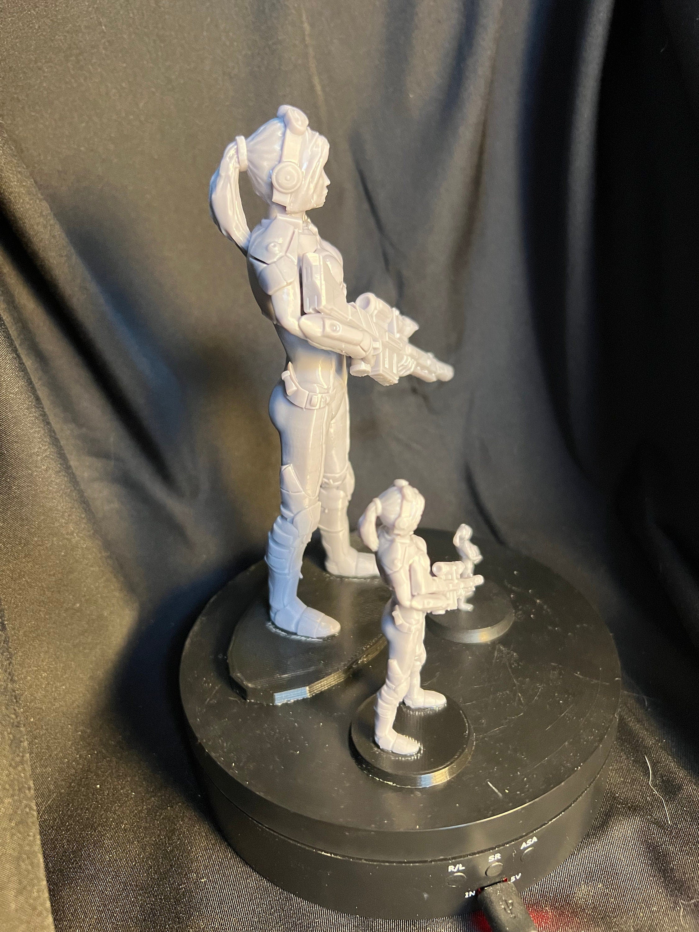 Space Trooper Woman Model / Science Fiction Solider Female Figure