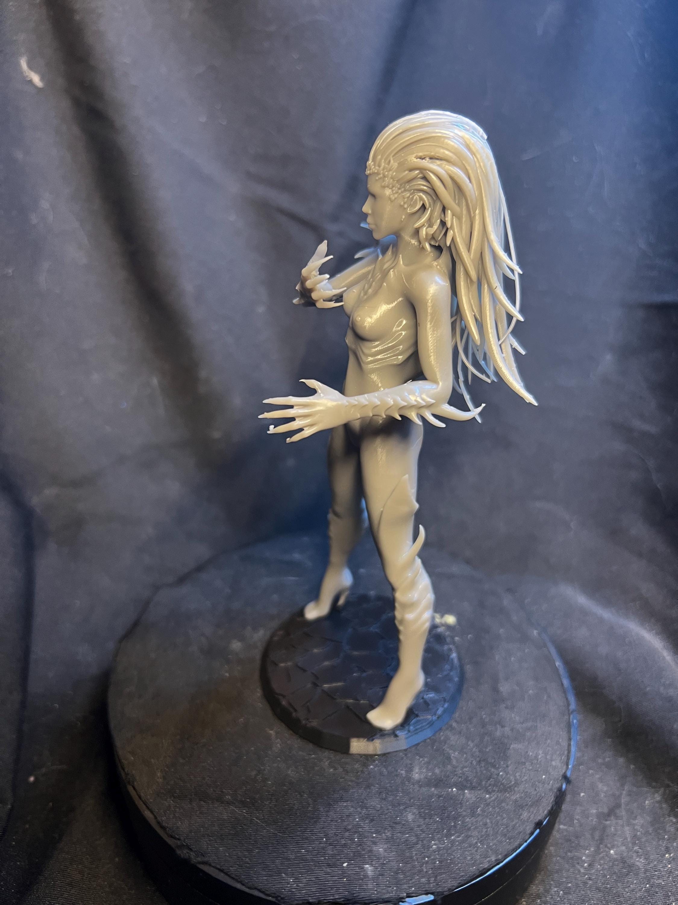 Kerrigan Psionic War Queen 6 inches/155 mm