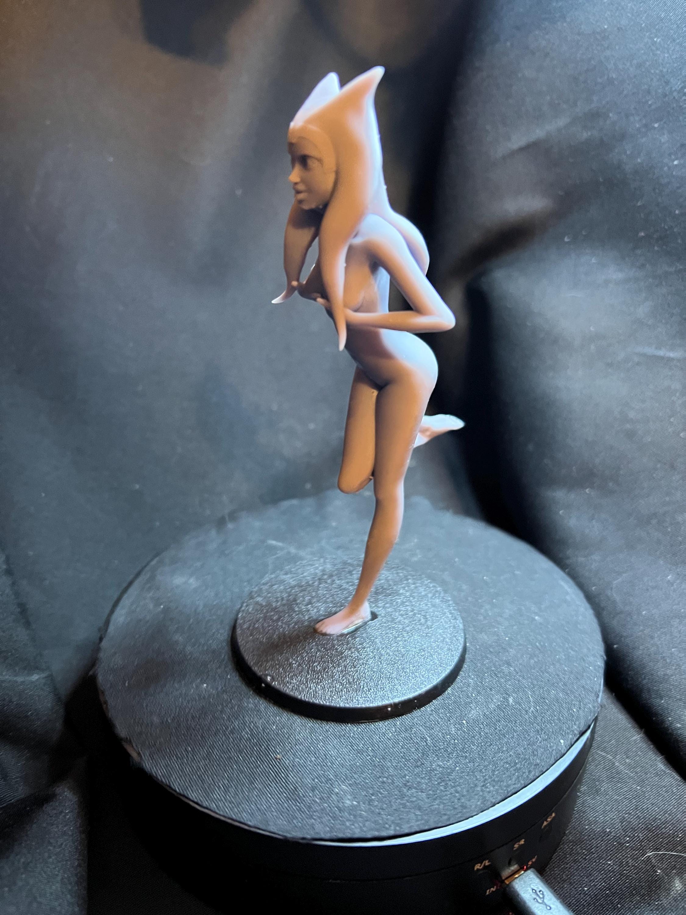 Sexy Alien Fantasy Woman Figurine (Nude)
