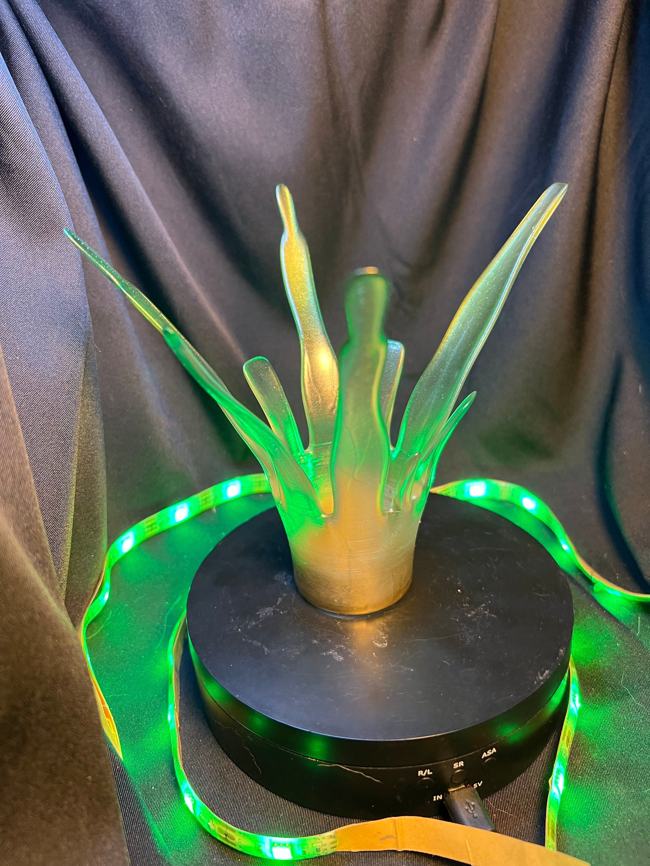 Splash Shaped Clear Green and Gold Flower Vase