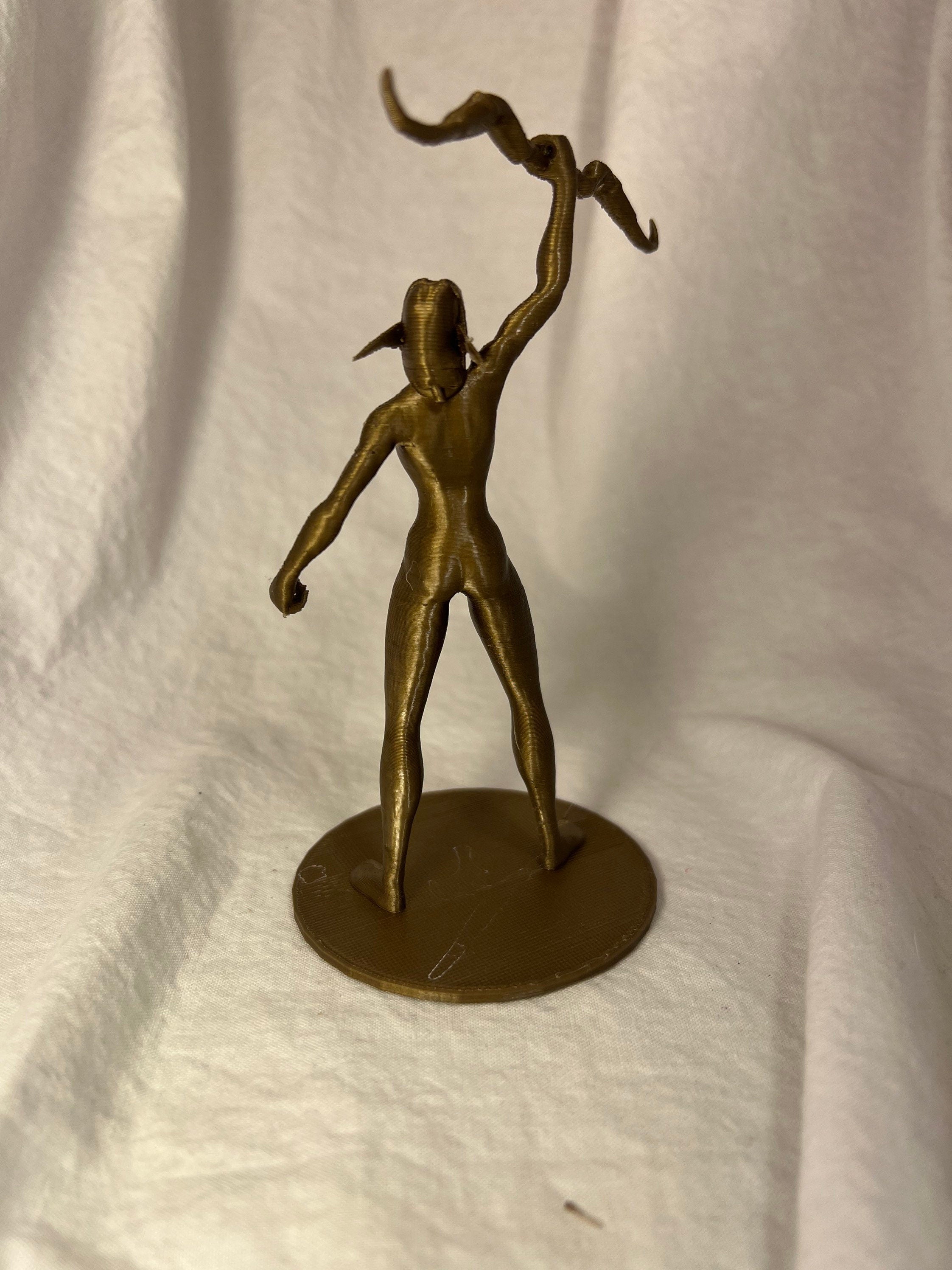 Elf Hunter Celebrating / Night Elf Figure