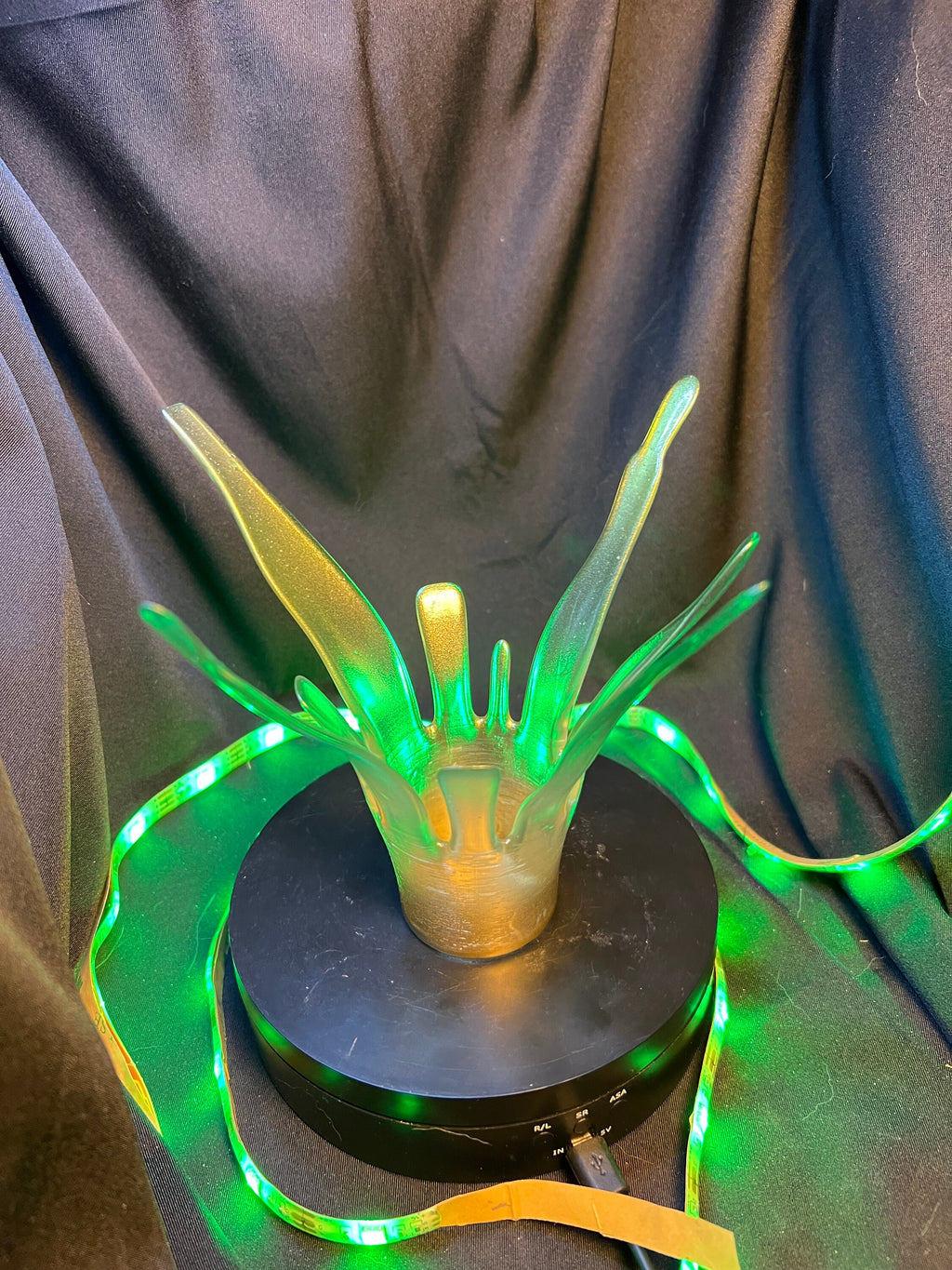 Splash Shaped Clear Green and Gold Flower Vase