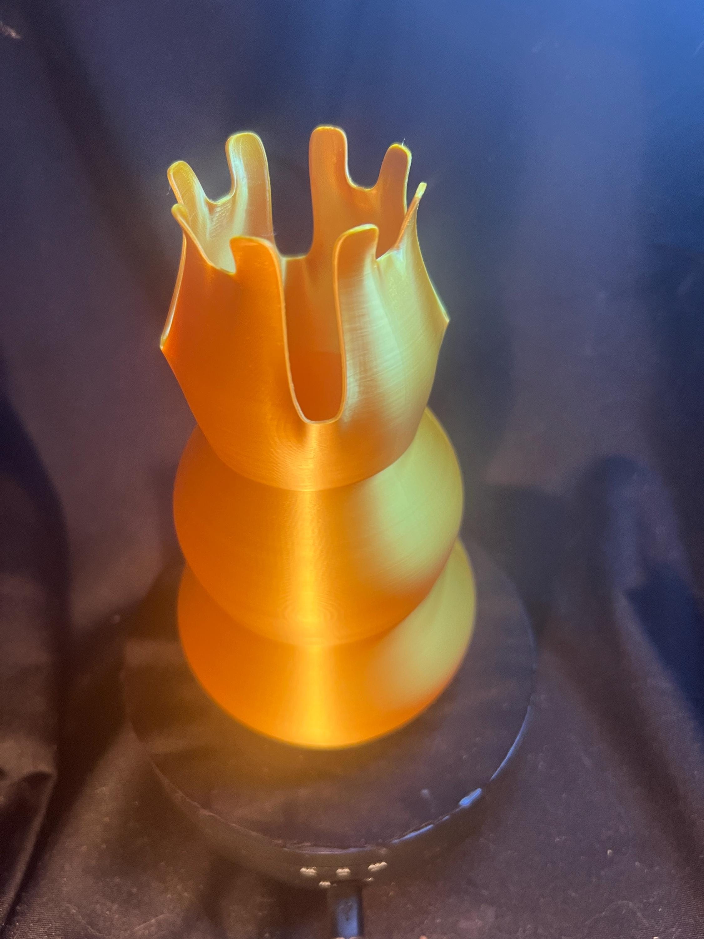3D Printed Crown Vase: Decorative Fancy Vase