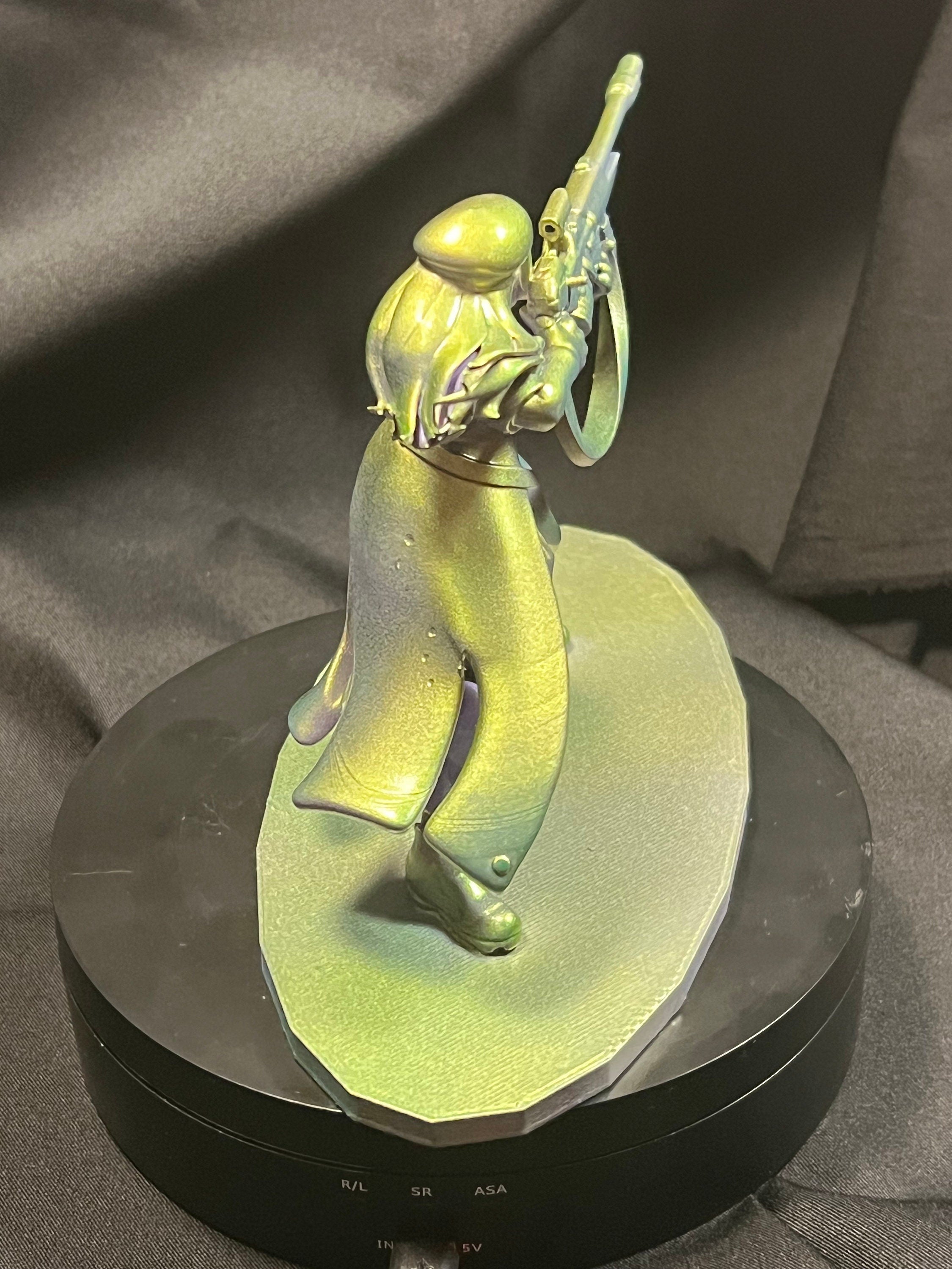 Sniper Woman / Soldier Figure